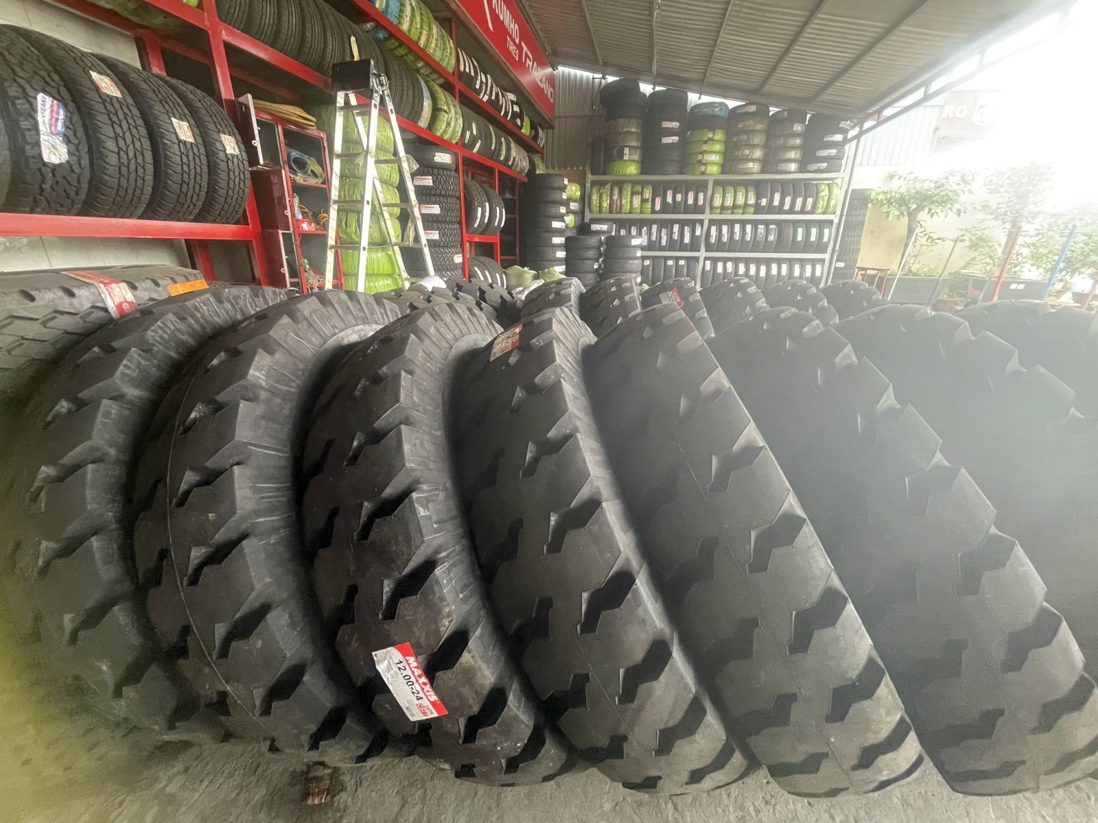 PHÂN PHỐI LỐP XE BỐ VẢI CHẤT LƯỢNG 10-20, 11-20, 12-20, GIÁ RẺ Ở TẠI ĐỒNG NAI